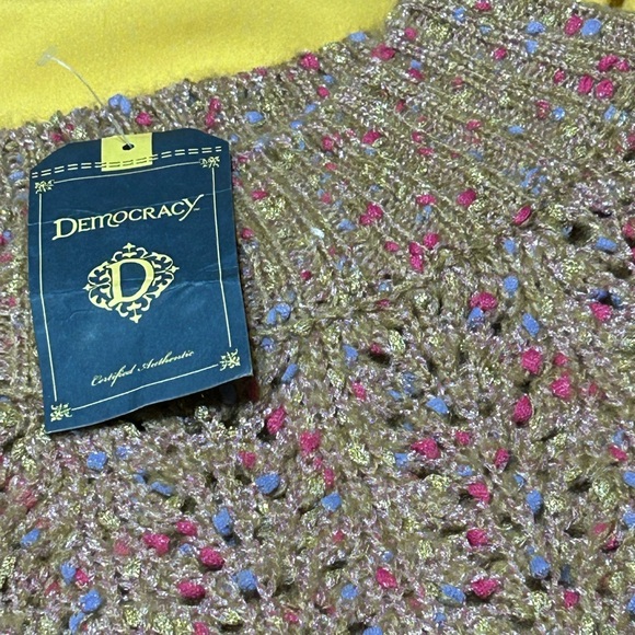 Democracy Open Weave Sweater Size Medium - Picture 7 of 9